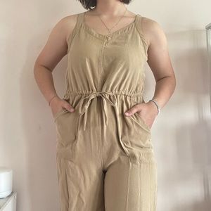 Beige Old Navy jumpsuit romper